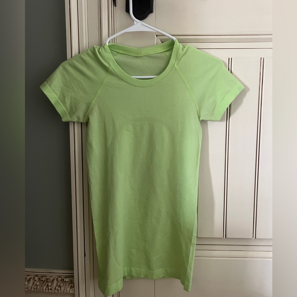 Lululemon Swiftly tech Lime green top- Size 2